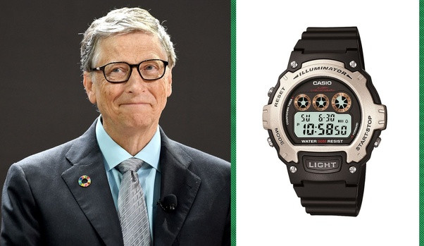 Không phải Rolex hay bất kỳ hãng đồng hồ nào sang trọng trên thế giới, tỷ phú Bill Gates chỉ đang dùng một chiếc đồng hồ đeo tay trị giá 10 USD. Ảnh: Quora.