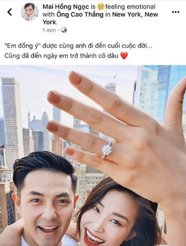 Sáng 9/7, trên trang cá nhân, Đông Nhi gây bất ngờ khi chia sẻ thông tin đã nhận lời cầu hôn của bạn trai.