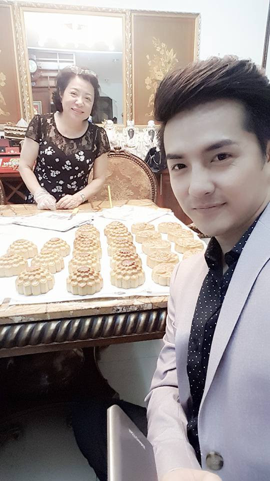 Ngoài ra, Ông Cao Thắng cũng tự lập công ty giải trí, thuê ê-kíp riêng, đầu tư trang thiết bị hiện đại để sản xuất các MV ca nhạc cho mình và các ca sĩ khác.