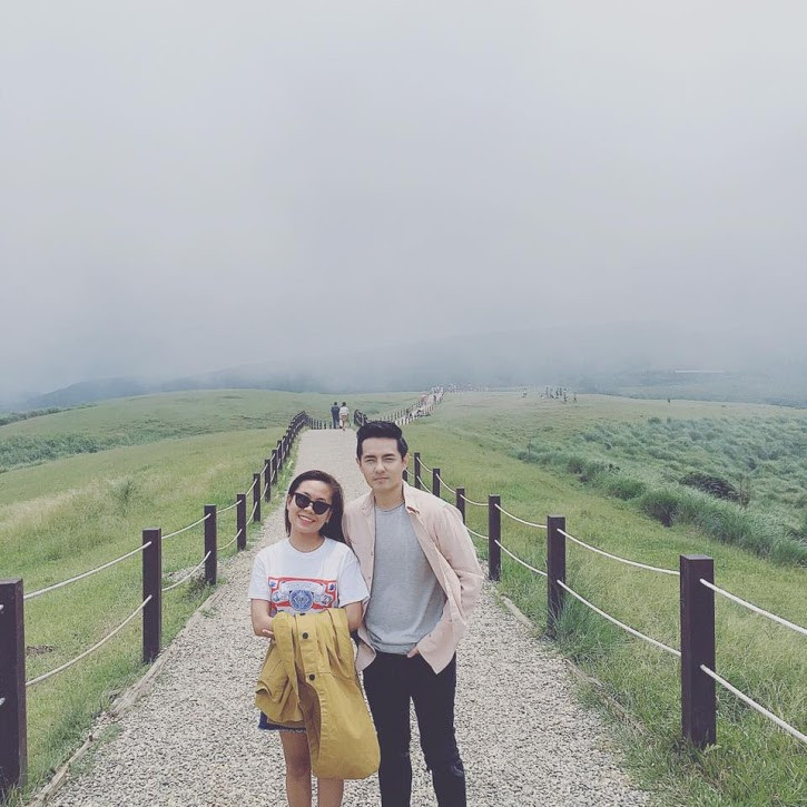 Xuất thân trong gia đình giàu có nhưng Ông Cao Thắng không phô trương hay khoe khoang như những cậu ấm cô chiêu khác. Ngoài việc theo đuổi đam mê ca hát, anh giành thời gian để phát triển sự nghiệp kinh doanh của bản thân.