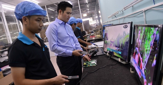 Truoc nghi van hang Trung Quoc gan mac Viet, Asanzo dinh lum xum gi?