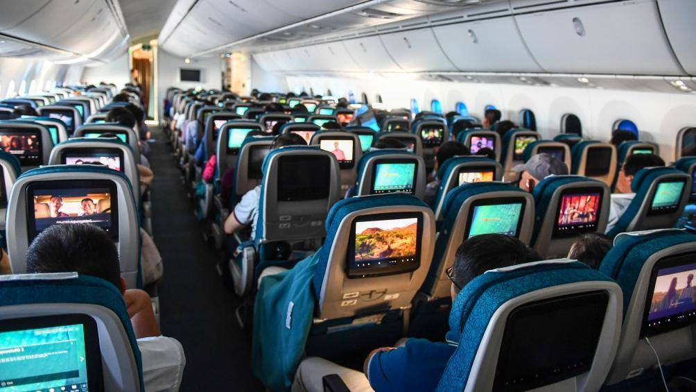 Boeing 787-10 có chiều dài trên 68m, gồm 24 ghế hạng Thương gia và 343 ghế hạng Phổ Thông, chở được nhiều hành khách, hàng hóa hơn 15% so với Boeing 787-9. Ảnh: Baogiaothong.