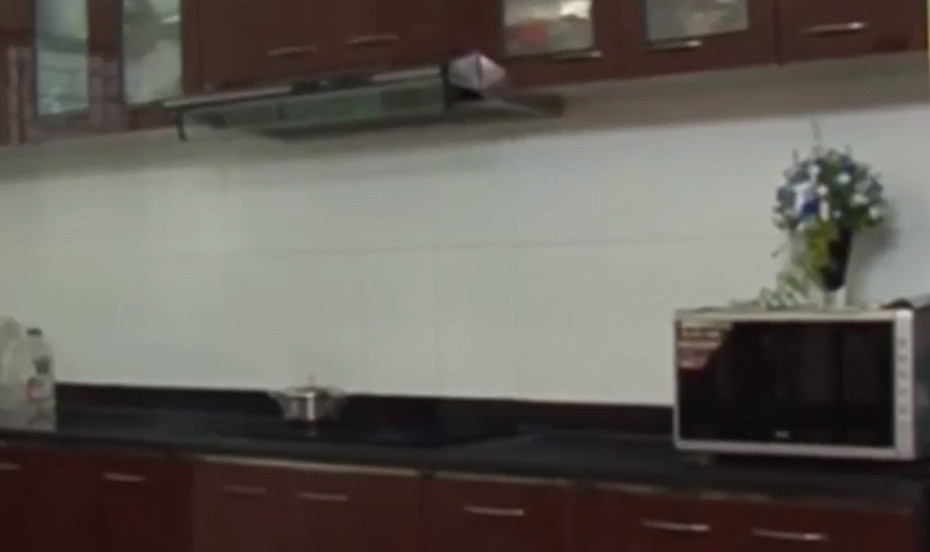 Đông Nhi cho biết, cả gia đình đều thích sử dụng tông màu tươi sáng, tạo cảm giác mát mẻ.