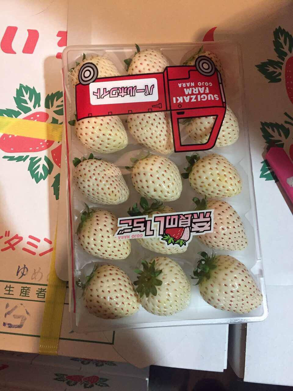 Để mua được, không ít khách hàng phải đặt trước và chờ đợi đúng 10 ngày vì nguồn dâu rất khó kiếm và hiếm. Ảnh: VinFruits.