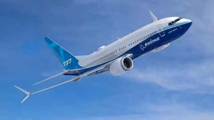 Trong khi đó, các mẫu Boeing 737 có giá thấp hơn một chút từ 85,8 đến 106,1 triệu USD/chiếc. Ảnh: The News International.