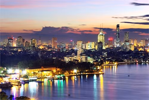 Cũng theo thống kê của Economist, chi phí sống tại Hà Nội đang ở vị trí 60 trong bảng xếp hạng toàn cầu, tăng sáu bậc so với năm 2018. Ảnh: Tieudungplus.