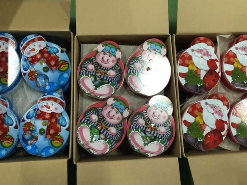 Hộp kẹo đáng yêu có thể bày trên mâm ngũ quả cũng không kém phần sang trọng. Ảnh: FB Nhài Nguyễn.