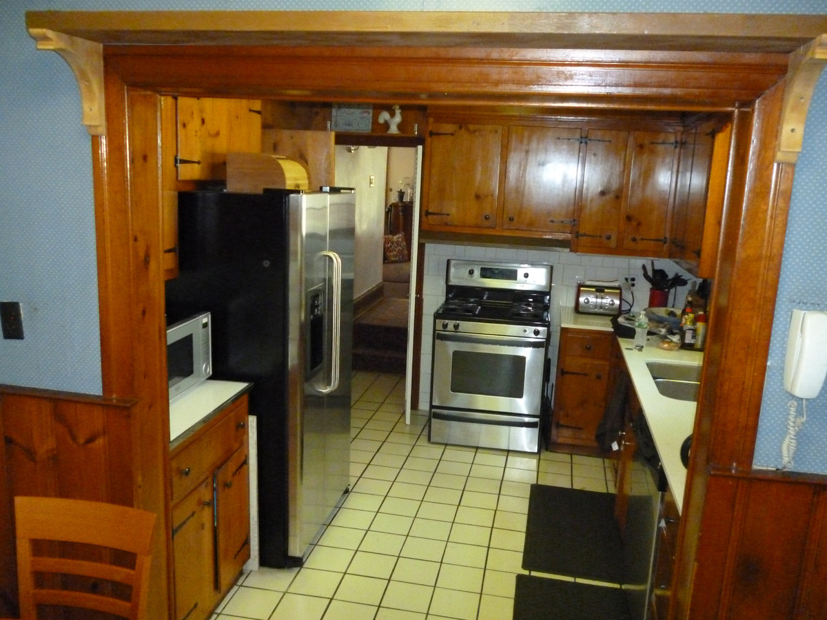 Phòng bếp bên trong ngôi nhà thời thơ ấu của ông Donald Trump.