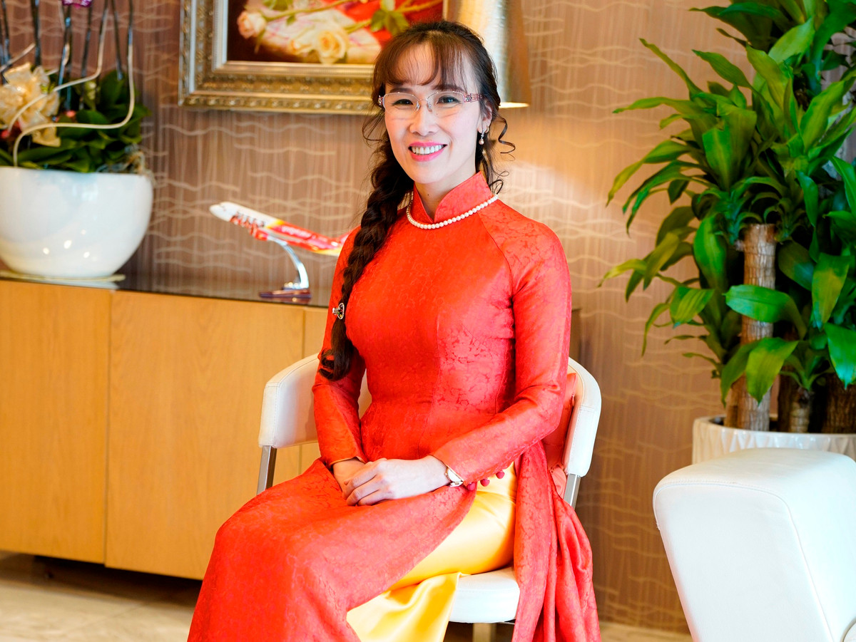 CEO Nguyễn Thị Phương Thảo cũng là người phụ nữ Việt Nam duy nhất lọt top 100 người phụ nữ quyền uy nhất thế giới, vượt qua cả bà Hillary Clinton, cựu ngoại trưởng Mỹ. Ảnh: NDH.