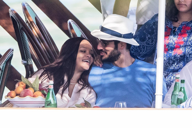 Ban trai ty phu Saudi cua nu ca si Rihanna la ai?