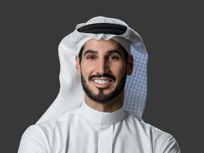 Forbes ước tính Rihanna sở hữu khối tài sản trị giá 600 triệu USD. Cô là nữ ca sĩ giàu nhất thế giới. Trong khi đó, bạn trai cô có trong tay tới 1,9 tỷ USD. Hassan Jameel là người thừa kế của Tập đoàn Abdul Latif Jameel, nhà phân phối lớn nhất của xe hơi Toyota tại một số quốc gia Trung Đông. Ảnh: Flickr.