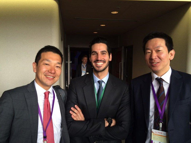 Trên thực tế, tỷ phú này đã sinh sống vài năm ở xứ sở mặt trời mọc trước đó khi theo học kinh tế quốc tế tại Đại học Sophia, Tokyo. Sau khi tốt nghiệp, anh đến London (Anh) để học thạc sĩ chuyên ngành quản trị kinh doanh. Ngoài tiếng Ả Rập, Hassan Jameel thông thạo tiếng Anh và tiếng Nhật. Ảnh: Flickr.