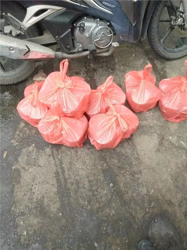 Tai xe lien tiep bom hang bac trieu, Grab Food noi gi?