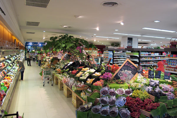 Dù siêu thị Rimping không hoàn toàn sử dụng lá chuối để thay thế túi nilon 100%, nhưng đó cũng là một bước tiếp cận đúng đắn hướng tới giảm thiểu rác nhựa.