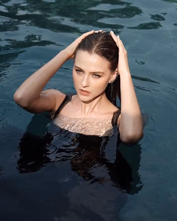 Theo nguồn tin trên Báo Dân Việt, hiện cô nàng mẫu Ukraine là một trong những người mẫu được yêu thích nhất của công ty Tay’ Model - đơn vị quản lý của Olga Evil tại Việt Nam. Ảnh: Dân Việt.