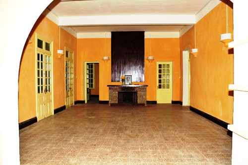 Bên trong tòa nhà sau khi được trùng tu lại. Ảnh: Khắc Lịch.