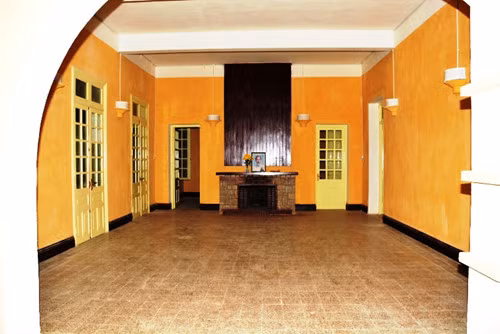 Bên trong tòa nhà sau khi được trùng tu lại. Ảnh: Khắc Lịch.