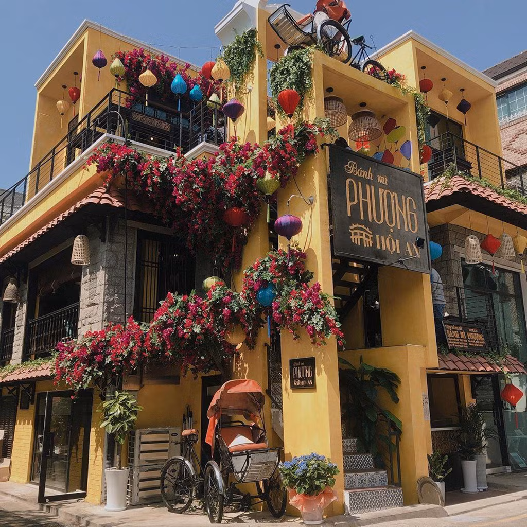 Còn tại Hàn Quốc, quán bánh mì Phượng Hội An ở Seoul cũng thu hút nhiều thực khách địa phương đến thưởng thức, chụp hình. Ảnh: Yunjo.o.