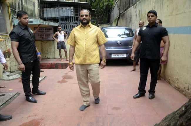 Ông Parkh từng bỏ dở việc học trung học để kinh doanh. Hiện, công ty của ông trị giá triệu USD và ăn nên làm ra.