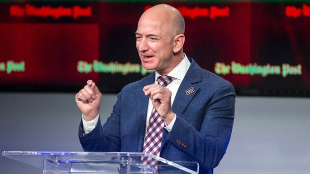 Với 131 tỷ USD, nhà sáng lập và CEO Amazon - tỷ phú Jeff Bezos đang giữ vị trí số 1 trong danh sách người giàu nhất thế giới 2019. Ảnh: AP.