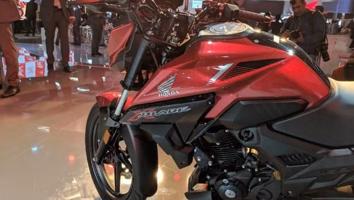 Bình xăng cơ bắp.