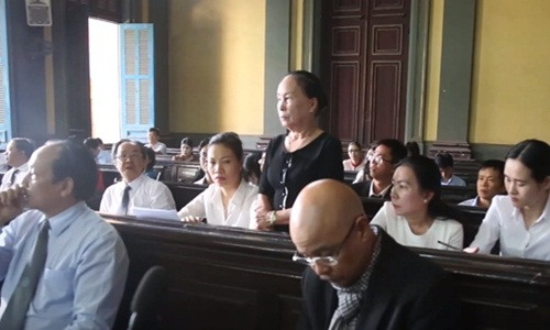 Ba Diep Thao muon rut don ly hon nhung van doi chia tai san