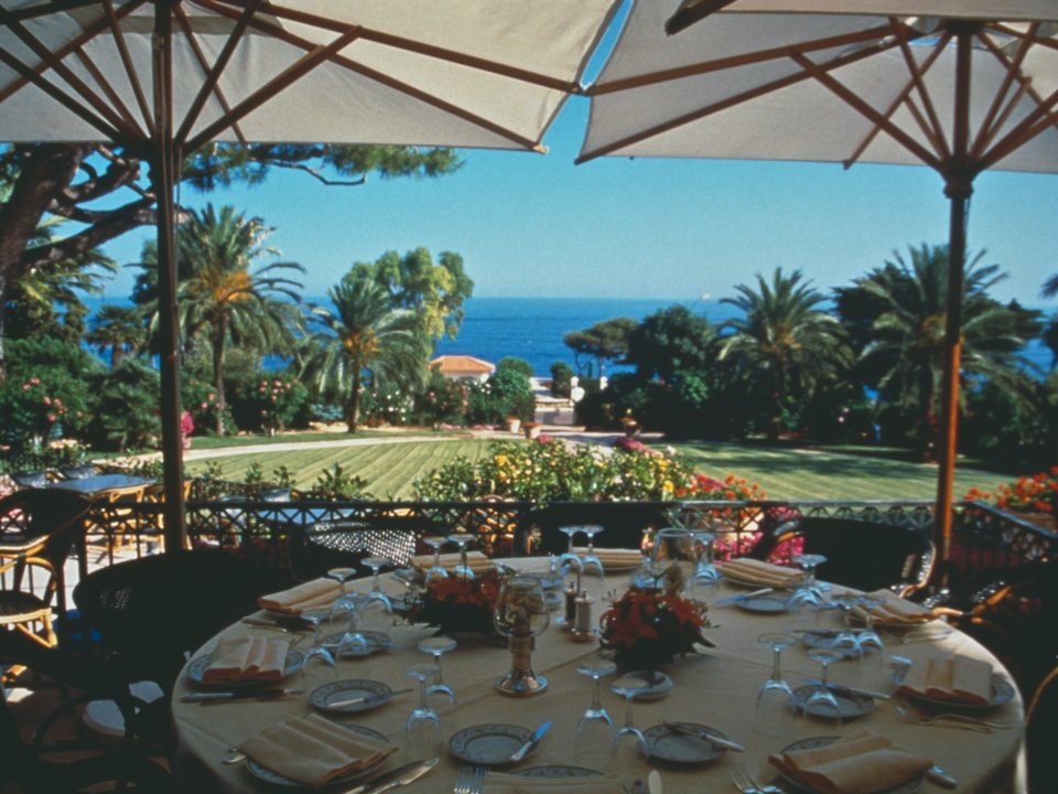 Khách sạn có 49 phòng, mở cửa vào năm 1908.