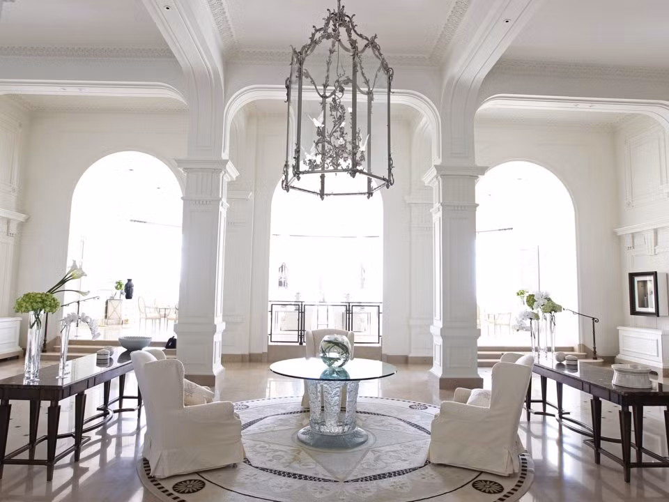 Đến năm 2011, Grand-Hôtel du Cap-Ferrat là một trong 8 khách sạn ở Pháp được gọi là “cung điện” – phân hạng mới cho các khách sạn xa xỉ trên 5 sao thông thường. Giá mỗi đêm cho khách sạn này từ 1.450 USD trở lên.