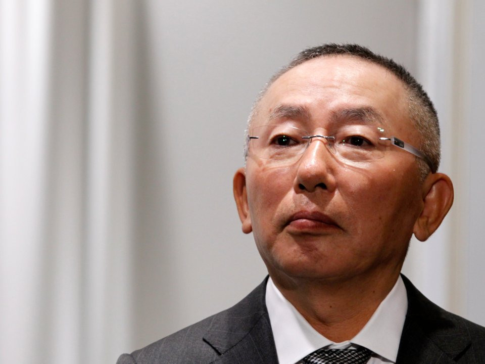 Tỷ phú người Nhật Tadashi Yanai sống cùng vợ và hai con trong một ngôi nhà rộng 16.586m2, trị giá 50 triệu USD ở khu rừng bên ngoài Tokyo.