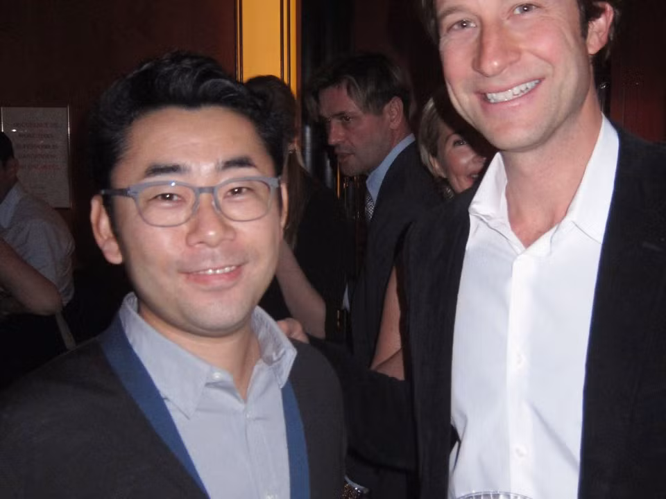 Cả hai con trai của ông Yanai đều nằm trong ban giám đốc của Fast Retailing. Nguồn ảnh: Business Insider.