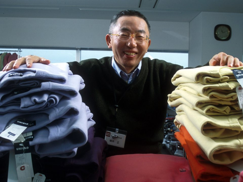 Năm 1984 tại Hiroshima, Yanai thành lập một cửa hàng quần áo, sau này là Uniqlo. Thời gian sau đó, Uniqlo phát triển nhanh chóng. Đến 1996, Yanai đã có hơn 200 cửa hàng trên khắp Nhật Bản.