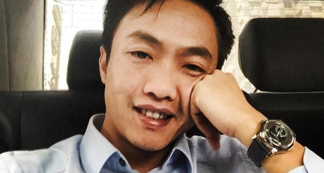 Ngoài thú chơi xe, Cường Đô La còn có niềm đam mê với đồng hồ. Có người còn khẳng định, giá trị của chiếc đồng hồ này vào khoảng 4 tỷ đồng. Ảnh: Dân Việt.