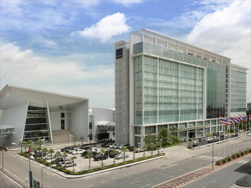 Tại đây, HLV Park Hang-seo và các học trò nghỉ trong khách sạn Novotel Bangkok Impact thuộc khu phức hợp hội nghị, triển lãm và giải trí Impact, cách trung tâm Bangkok khoảng 20 phút đi xe. Ảnh: Agoda.