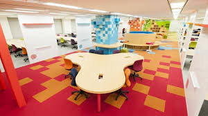 Theo tìm hiểu của PV Kiến Thức, năm 2009, tỷ phú Kameyama mua lại sàn môi giới chứng khoán đang gặp khó khăn và đầu tư vào đó 100 triệu USD, biến nó thành nền tảng đầu tư ngoại tệ phổ biến nhất Nhật Bản.