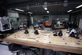 Sau thành công này, Kameyama tách ra riêng để đầu tư vào những thứ thiết thực hơn cho các hộ gia đình. Nhờ doanh thu tăng 30% mỗi năm, DMM dần không cần đến số tiền kiếm được từ phim người lớn nữa.