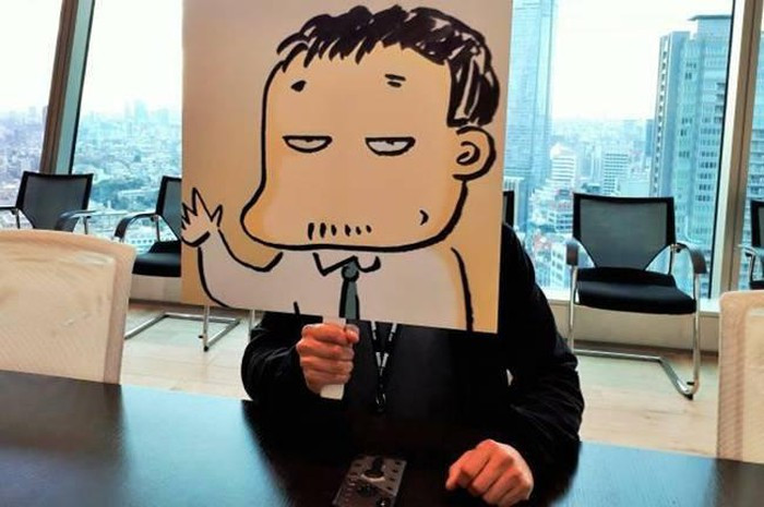 Điều đặc biệt là dù sở hữu khối tài sản khổng lồ, tỷ phú Nhật Bản Kameyama vẫn đi xe đạp đi làm và vẻ ngoài không cho thấy là một người giàu có.