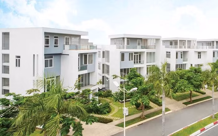 Một số hình ảnh về dự án Villa Park giai đoạn 1 đã được hoàn thành và được mua hết ngay khi mở bán. Trong đó, có 5 căn biệt thự có liên quan đến Phan Sào Nam đã bị Cơ quan tố tụng phong tỏa.