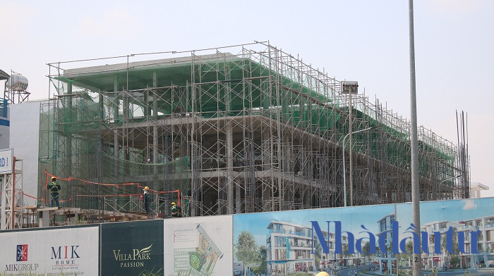 Dự án có tổng diện tích là 11,2 ha với 234 căn biệt thự đơn lập và song lập do CTCP Tập đoàn MIK Group Việt Nam làm chủ đầu tư. Ảnh: Chu Ký