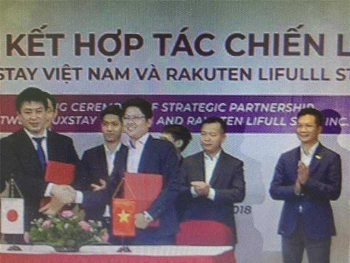 Nhiều người đặt câu hỏi về mối quan hệ của Nguyễn Văn Dũng với các "cá mập" khi 2/3 nhà đầu tư vào Luxstay tại Shark Tank từng tham dự lễ ký kết của startup này với đối tác Nhật vào năm 2018. Sau đó, Shark Nguyễn Thanh Việt lên tiếng thừa nhận ông có biết CEO Luxstay nhưng khẳng định đầu tư và quen biết là 2 việc khác nhau.