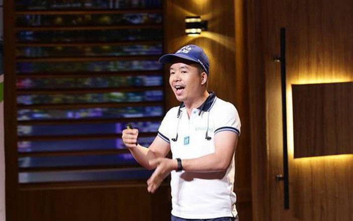 Sau đó, Trần Khiêm cho biết màn gọi vốn một năm trước đã ảnh hưởng rất nhiều đến cuộc sống và công việc của anh. Thậm chí một số khách hàng có ý định hoãn ký hợp đồng với Smartlog vì sợ công ty phá sản.