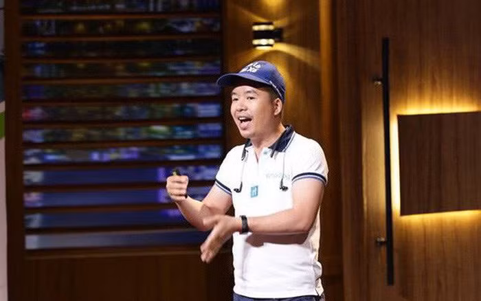 Sau đó, Trần Khiêm cho biết màn gọi vốn một năm trước đã ảnh hưởng rất nhiều đến cuộc sống và công việc của anh. Thậm chí một số khách hàng có ý định hoãn ký hợp đồng với Smartlog vì sợ công ty phá sản.