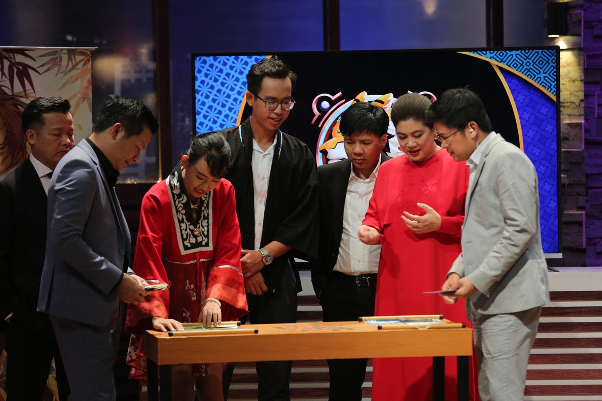 Phạm Vĩnh Lộc và Hồ Phương Thảo – nhà sáng lập của dự án trò chơi Sử Hộ Vương đưa ra đề nghị 1 tỷ đồng cho 10% cổ phần.