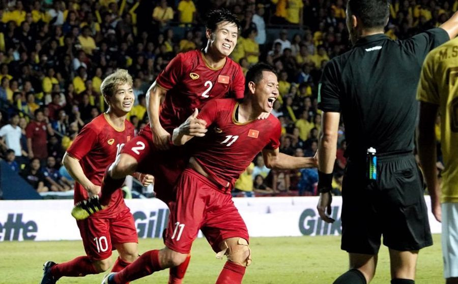 Mặc dù đã 34 tuổi nhưng Anh Đức vẫn thể hiện một mẫu cầu thủ điềm tĩnh trên hàng công với những pha dứt điểm tinh tế. Ảnh: Vietnamnet.