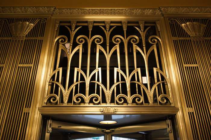 Dai gia chinh hieu khong ngai chi tien phu vang tu chan toi noc cua khach san