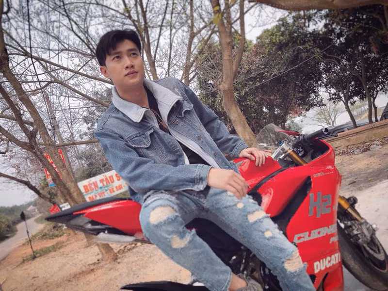 Ngoài diễn xuất, Quốc Trường còn sở hữu chuỗi nhà hàng mỳ cay nổi tiếng khắp cả nước.