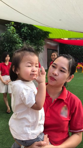 Vợ chồng Lam Trường cũng mạnh tay chi hơn 100 triệu đồng/năm cho con gái Yên Lam đi nhà trẻ.