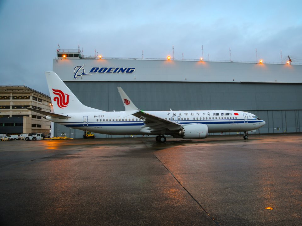 Hãng hàng không quốc doanh lớn thứ 2 ở Trung Quốc Air China đang sở hữu 15 chiếc Boeing 737 Max. Tháng 12/2018, Boeing đã bàn giao chiếc 737 Max đầu tiên sản xuất ở Trung Quốc cho Air China.