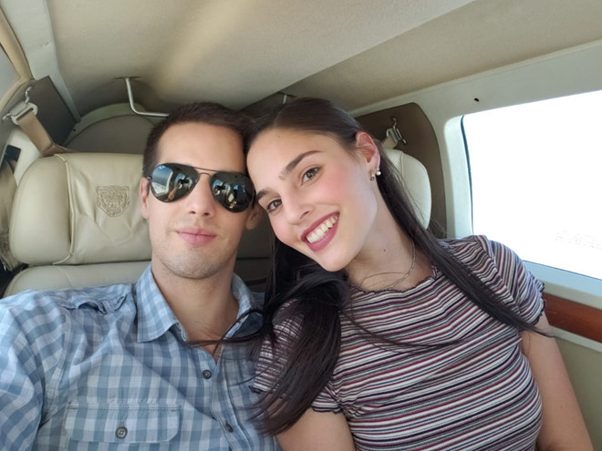 Điều khiến Ana thích nhất ở công việc phi công là có cơ hội ghé thăm nhiều nơi, gặp gỡ nhiều người. Ảnh: @anapaulacespedes.