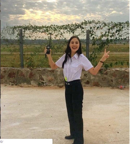 Nữ phi công xinh đẹp cũng thường xuyên khoe đường cong hoàn hảo trên trang cá nhân. Ảnh: Instagram.