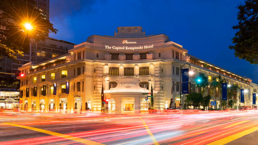  Khách sạn Capitol Kempinski (Singapore) có thiết kế nội thất cực kỳ sang trọng, pha trộn nét hiện đại và truyền thống với 157 phòng, một spa, phòng gym, phòng họp, quán bar, nhà hàng....